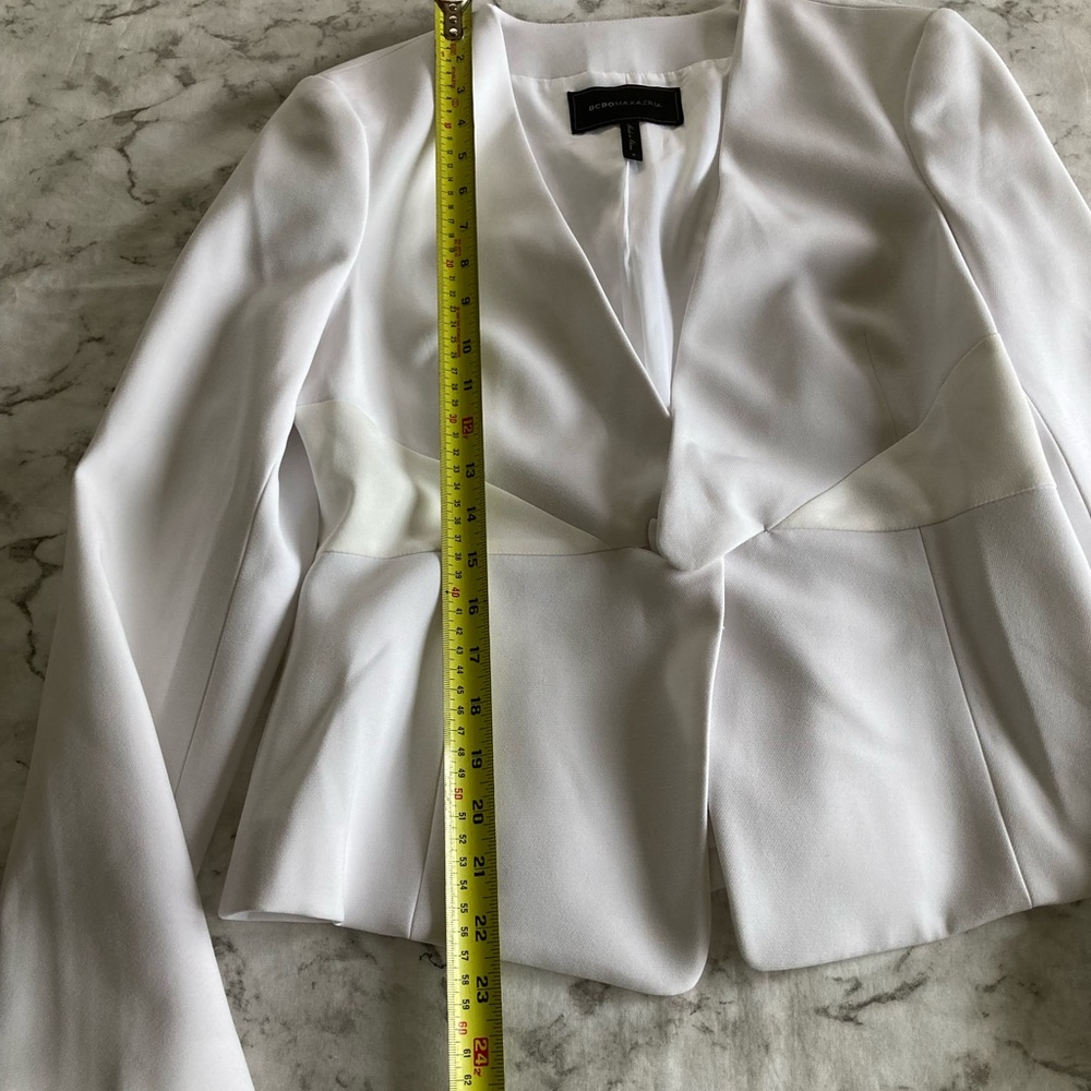 Crisp White blazer BCBGMaxAzria - Picture 9 of 9